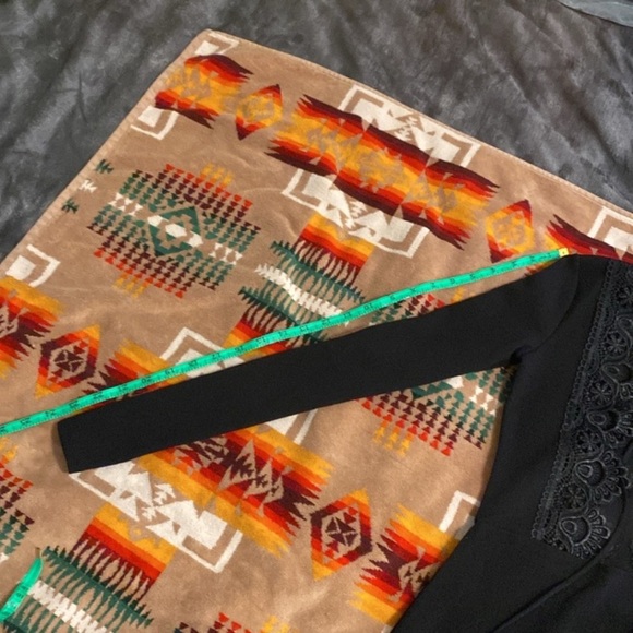 Exotic Bold Evening Wear - Picture 7 of 17